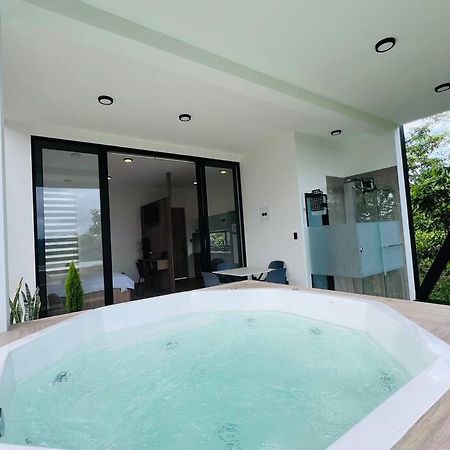 Loft Con Vista Al Rio Napo Jacuzzi Privado Apartment Tena Exterior photo