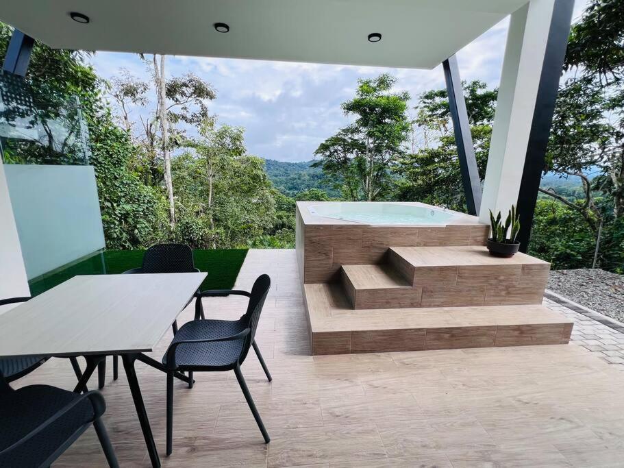 Loft Con Vista Al Rio Napo Jacuzzi Privado Apartment Tena Exterior photo