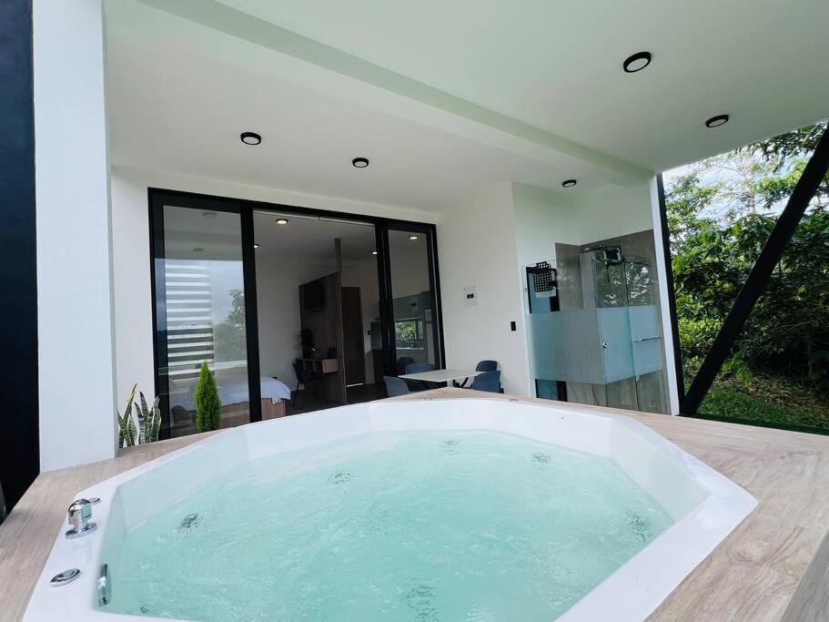 Loft Con Vista Al Rio Napo Jacuzzi Privado Apartment Tena Exterior photo